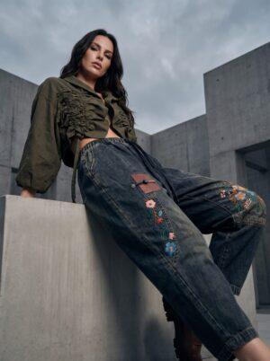 pantalon dama din denim prespalat cu broderie